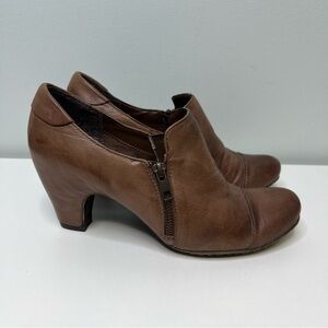 Baretraps Brown Leather Ankle Boots Booties Womens Size 9 Flaunt Heels Zipper